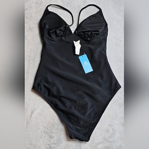 121.🆕 Small Cupshe Black One-Piece V Neck Swim Suit - Picture 2 of 6